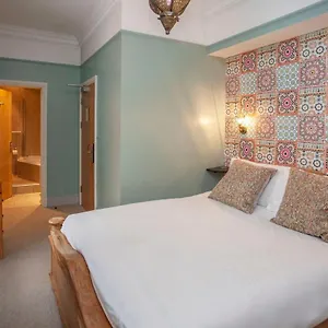Higgihaus #5 Sleeps 14-16 Hens Stags Big Groups Cardiff